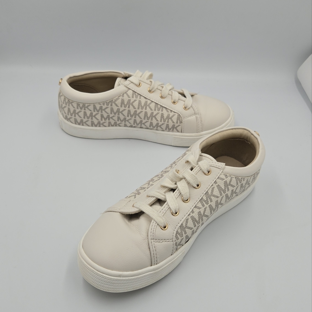 Michael Kors Ivy Rebecca Size 4 Sneakers Repeating Logo White